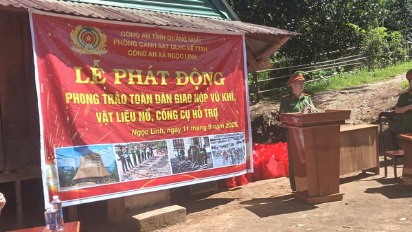Công an xã Ngọc Linh tổ chức Lễ phát động phong trào toàn dân giao nộp vũ khí, vật liệu nổ